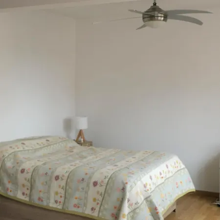 Spacious With Lovely Balcony 페르피냥
