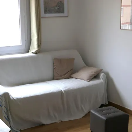 Spacious With Lovely Balcony 페르피냥