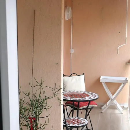 아파트 Spacious With Lovely Balcony *